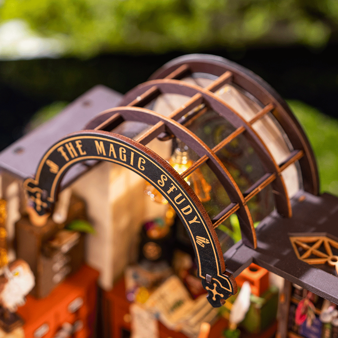 The Magic Study - Paper-chain Models and Hobbies