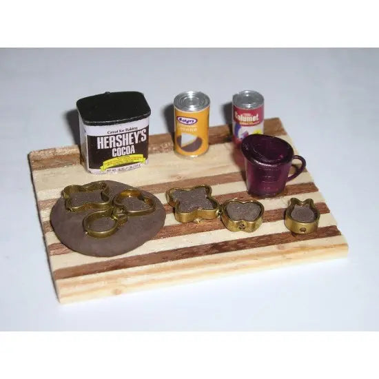 Cookie Set on Wooden Tray - Paper-chain Models and Hobbies