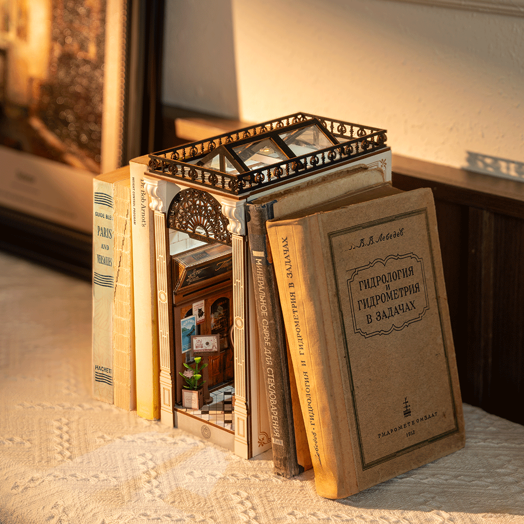 Arcade Dating Book Nook - NEW - Paper-chain Models and Hobbies