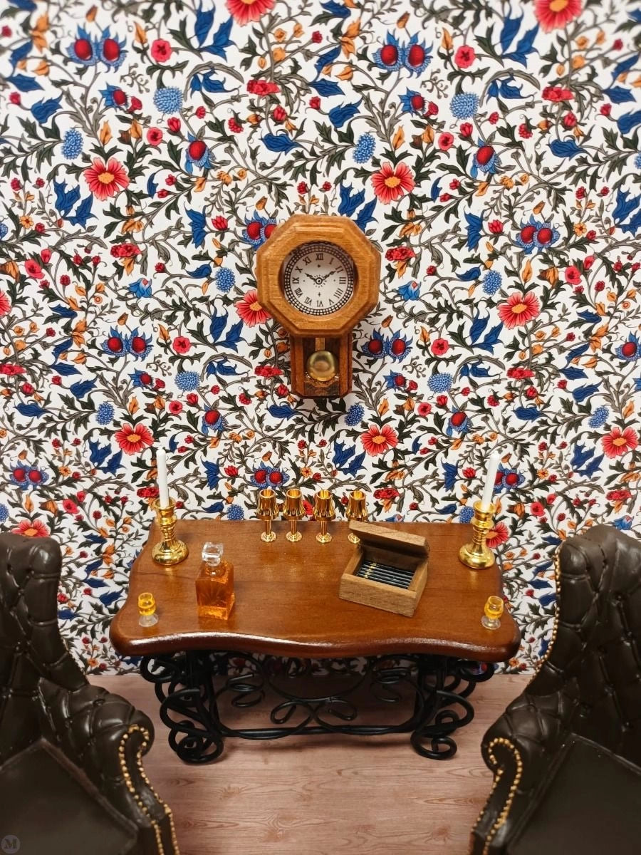 Wooden Cigar Box - Paper-chain Models and Hobbies