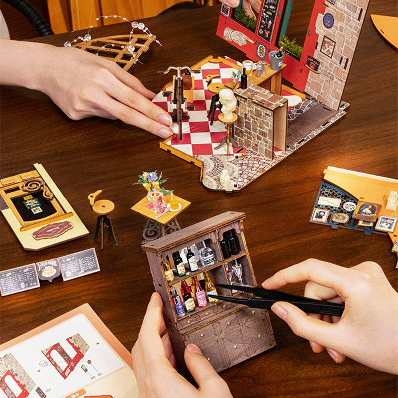 Cheers Bar & Dining - Paper-chain Models and Hobbies