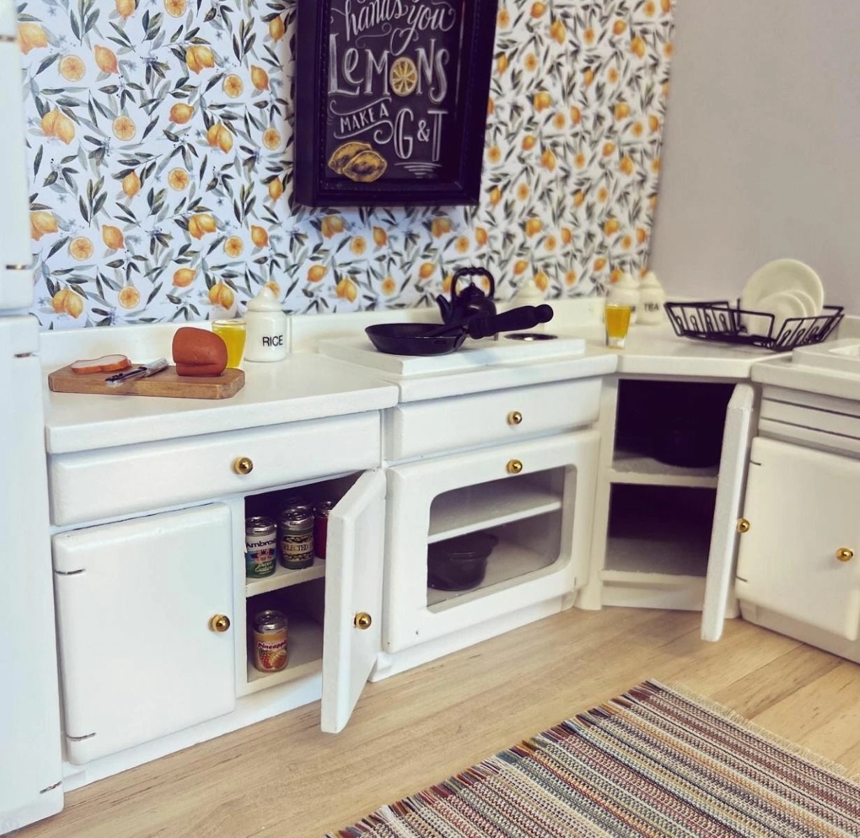 Breadboard, Loaf and Knife - Paper-chain Models and Hobbies