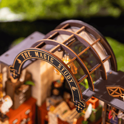 The Magic Study - Paper-chain Models and Hobbies