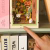 Floral Corner Book Nook - Paper-chain Models and Hobbies