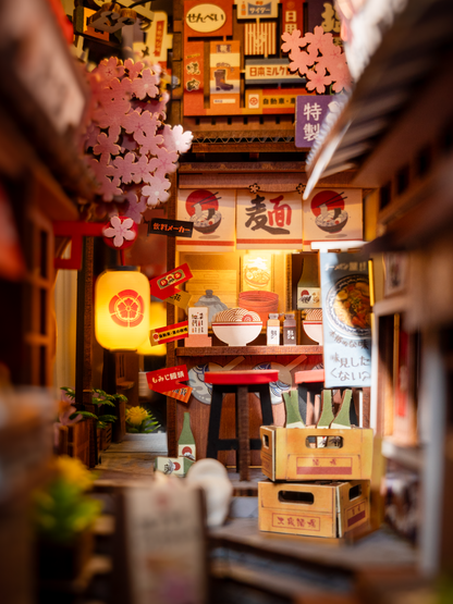 Sakura Wine Alley - Book Nook - Paper-chain Models and Hobbies
