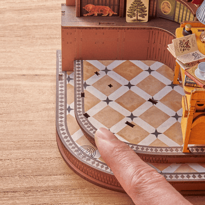 Silent Corner Study - Paper-chain Models and Hobbies