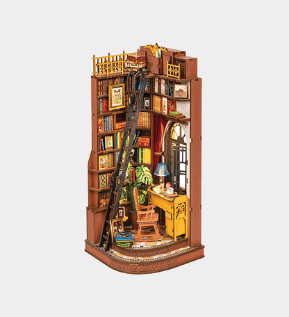 Silent Corner Study - Paper-chain Models and Hobbies