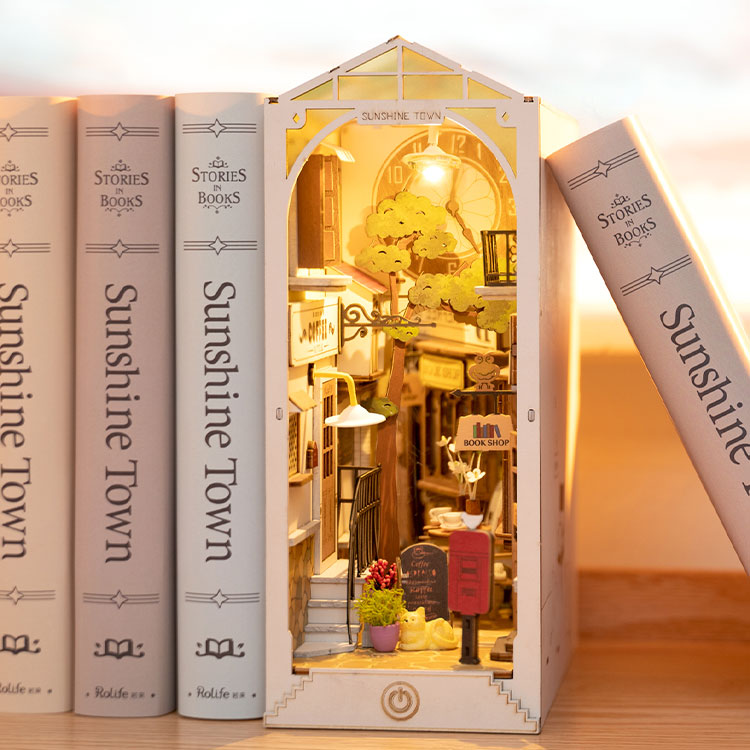 Sakura Densya Book Nook - Paper-chain Models and Hobbies